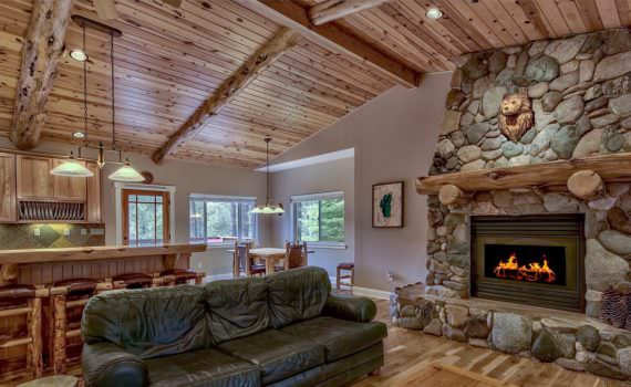 1505 Cree Knotty Pine Interior